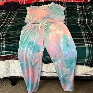 Adele B Women’s Tie Dye Sweatshirt and Joggers Size Large NWOT